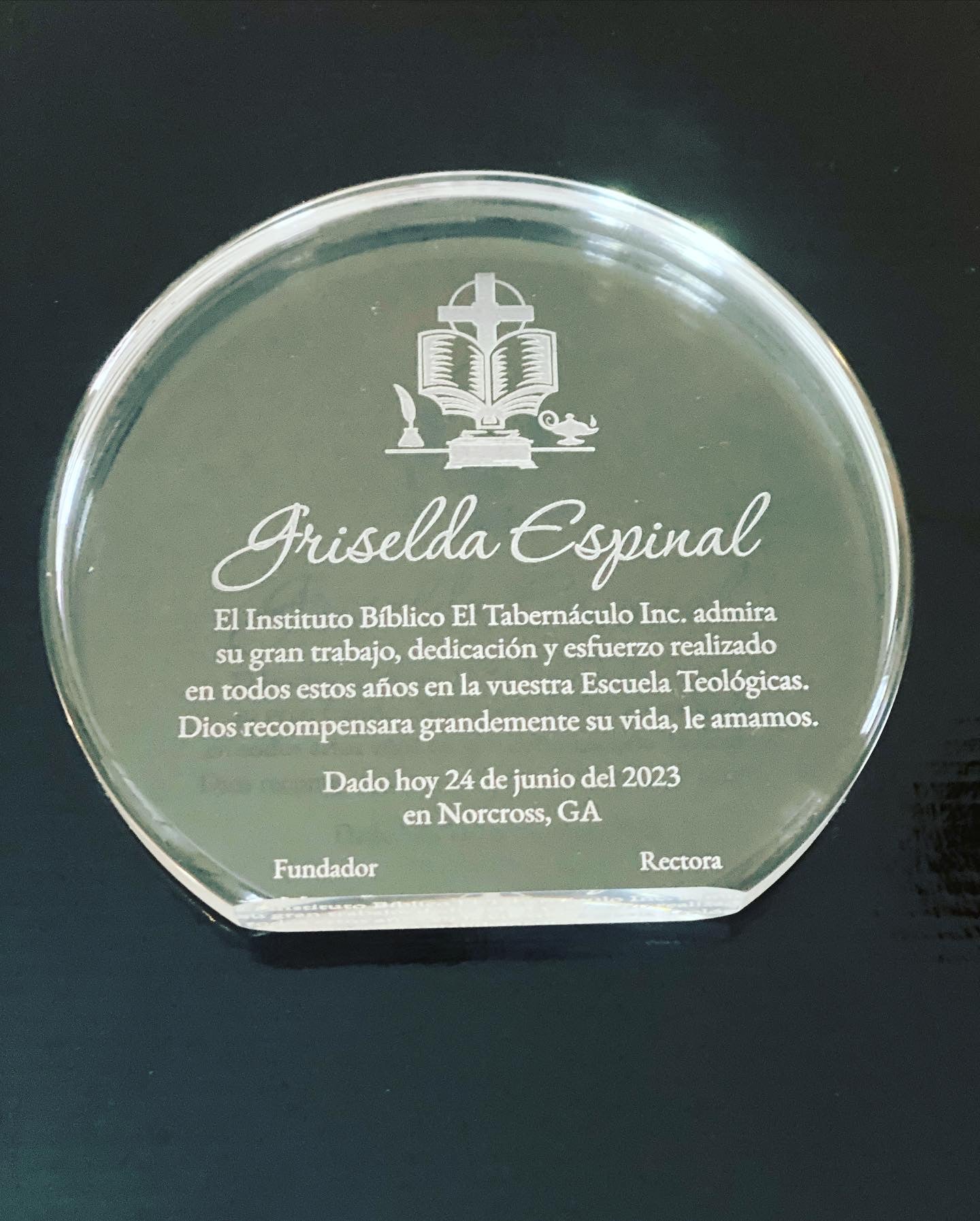 Round acrylic award